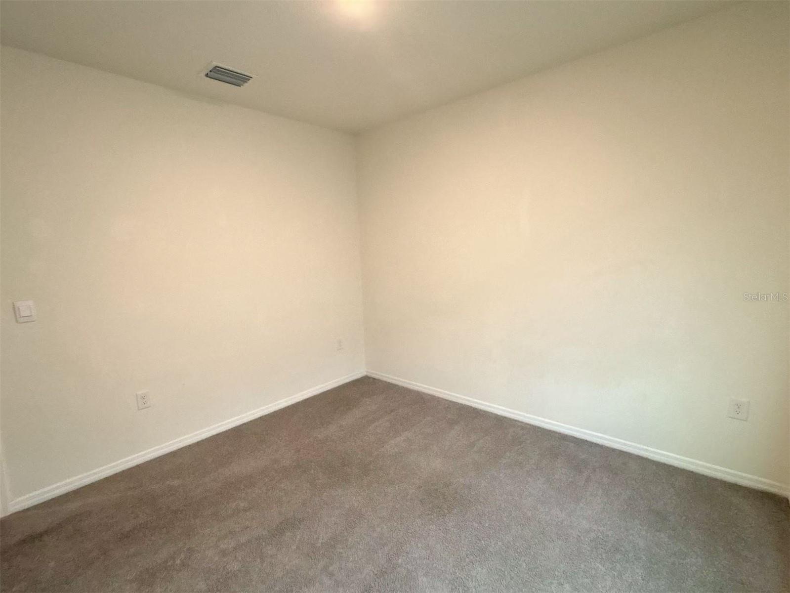 LAKE DIAMOND NORTH - Residential Lease