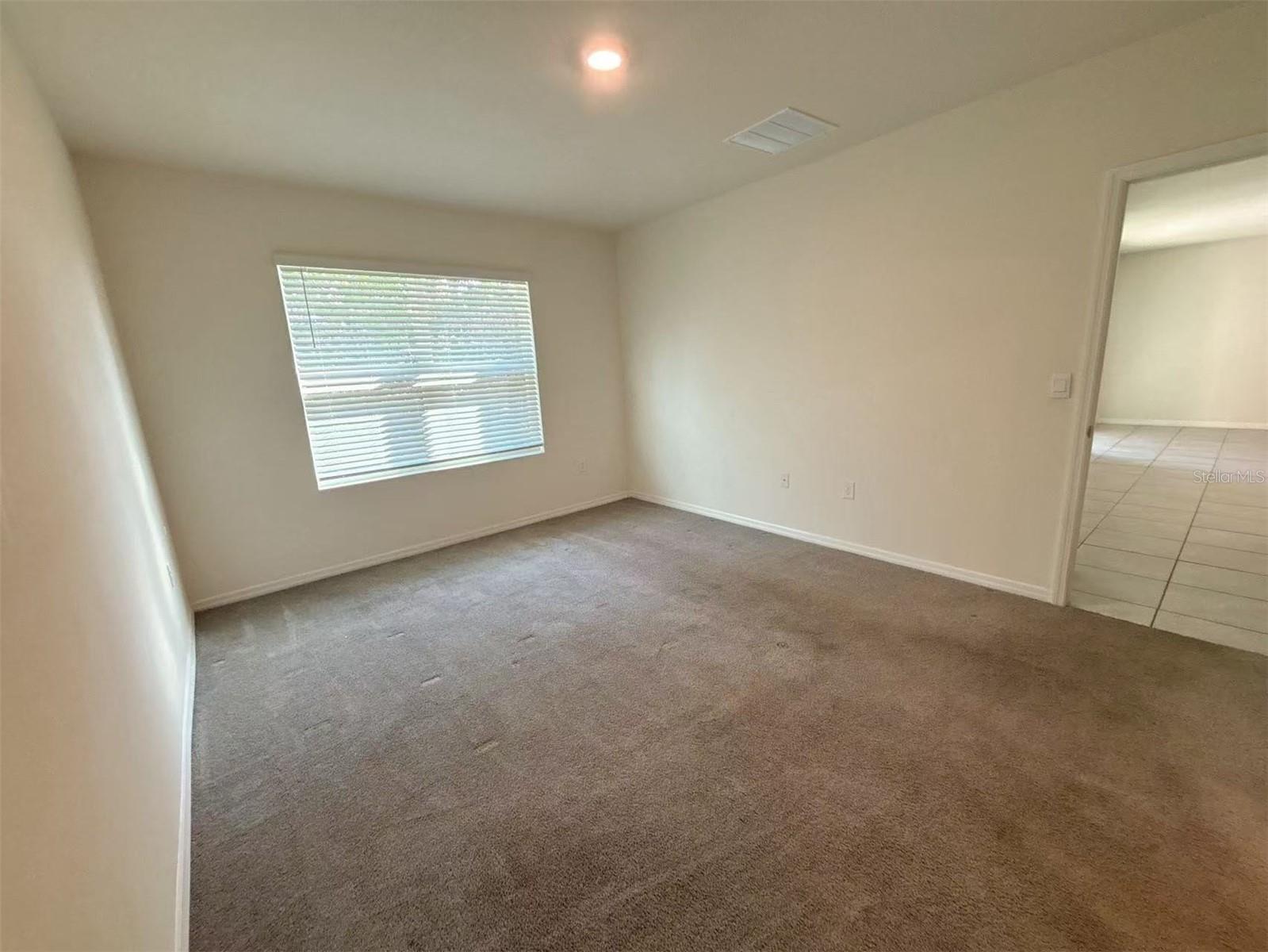 LAKE DIAMOND NORTH - Residential Lease