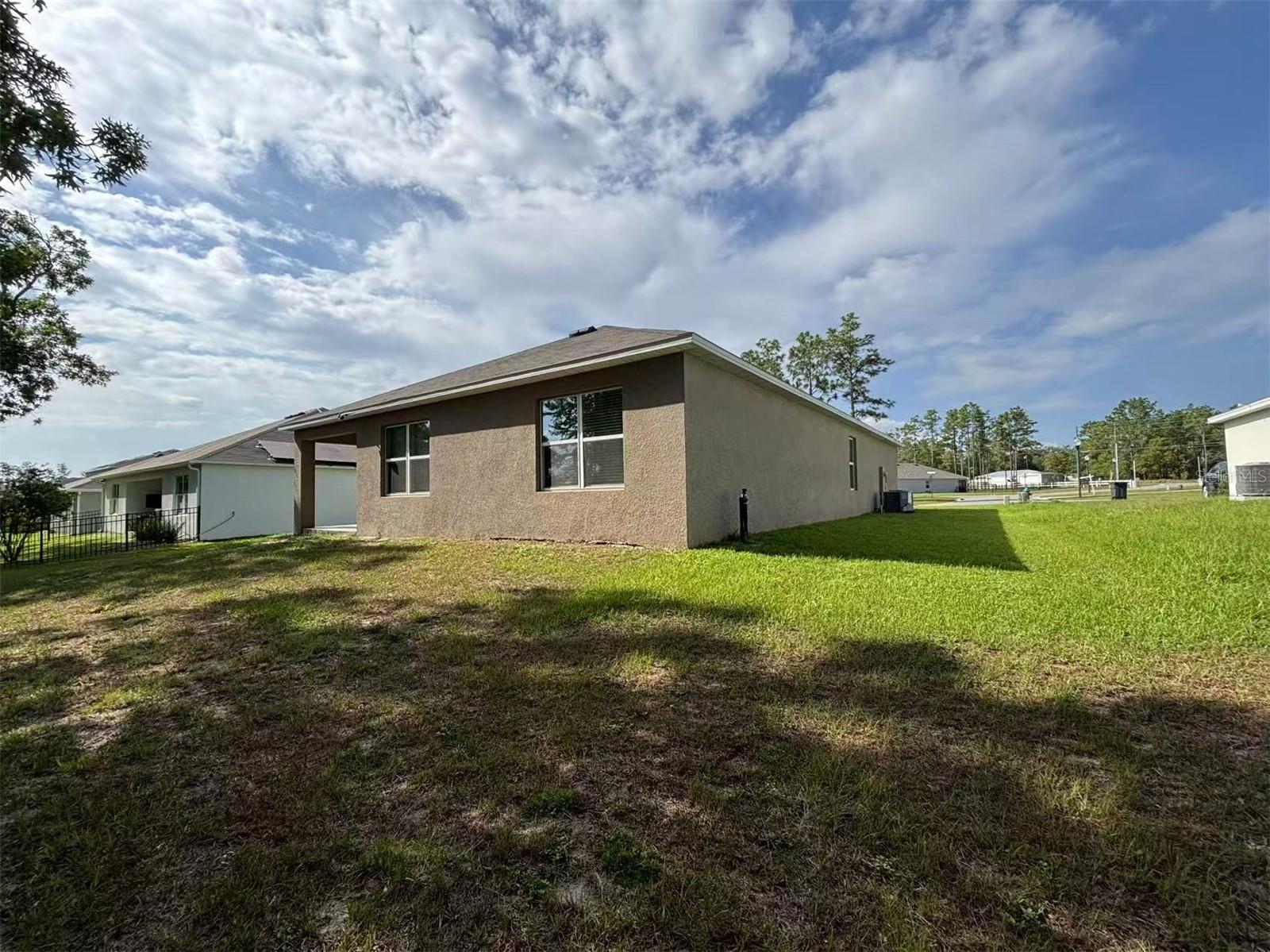 LAKE DIAMOND NORTH - Residential Lease