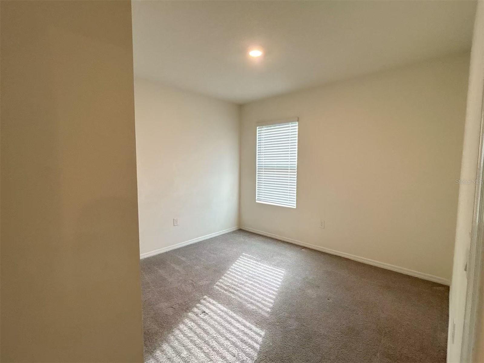 LAKE DIAMOND NORTH - Residential Lease
