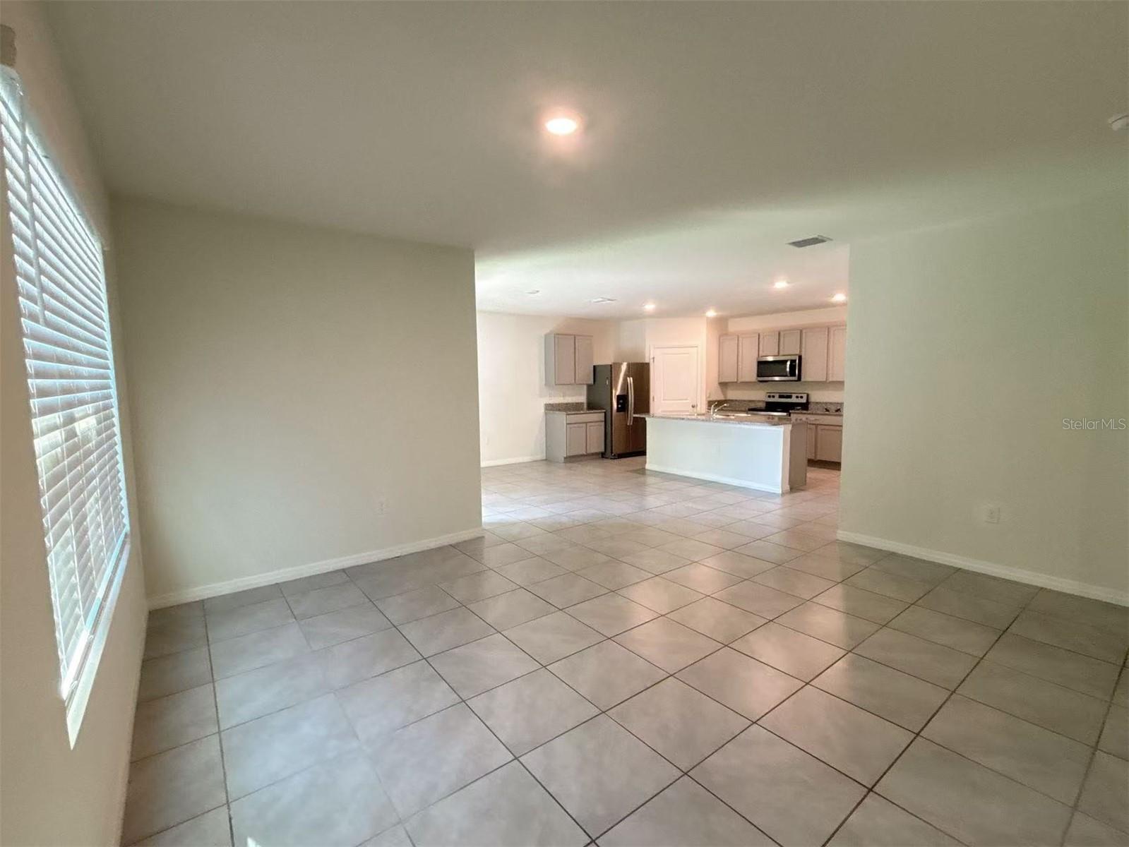 LAKE DIAMOND NORTH - Residential Lease