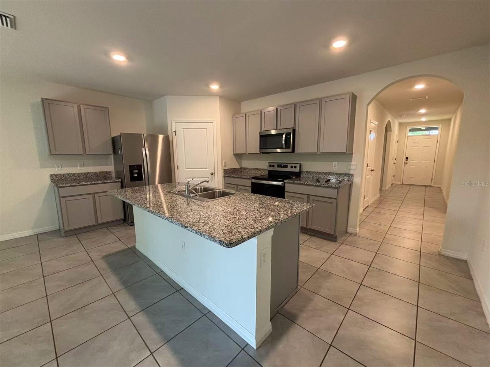 LAKE DIAMOND NORTH - Residential Lease