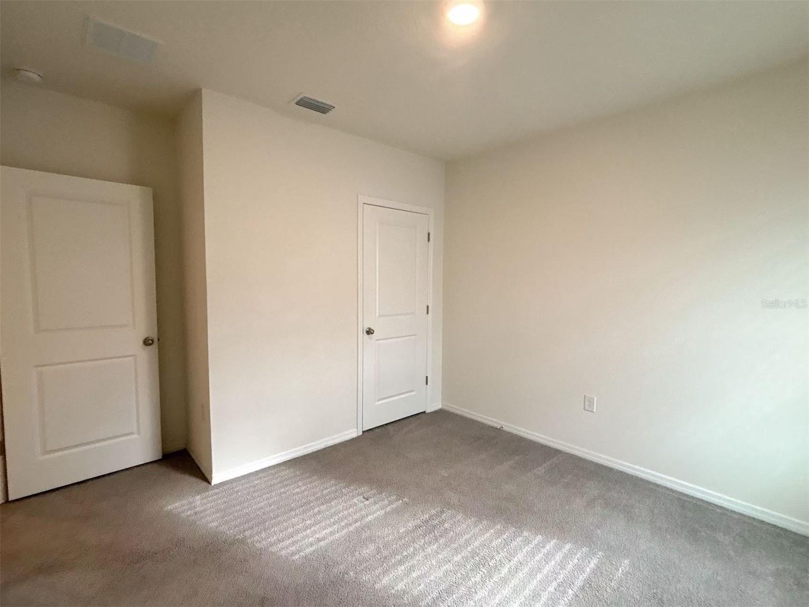 LAKE DIAMOND NORTH - Residential Lease