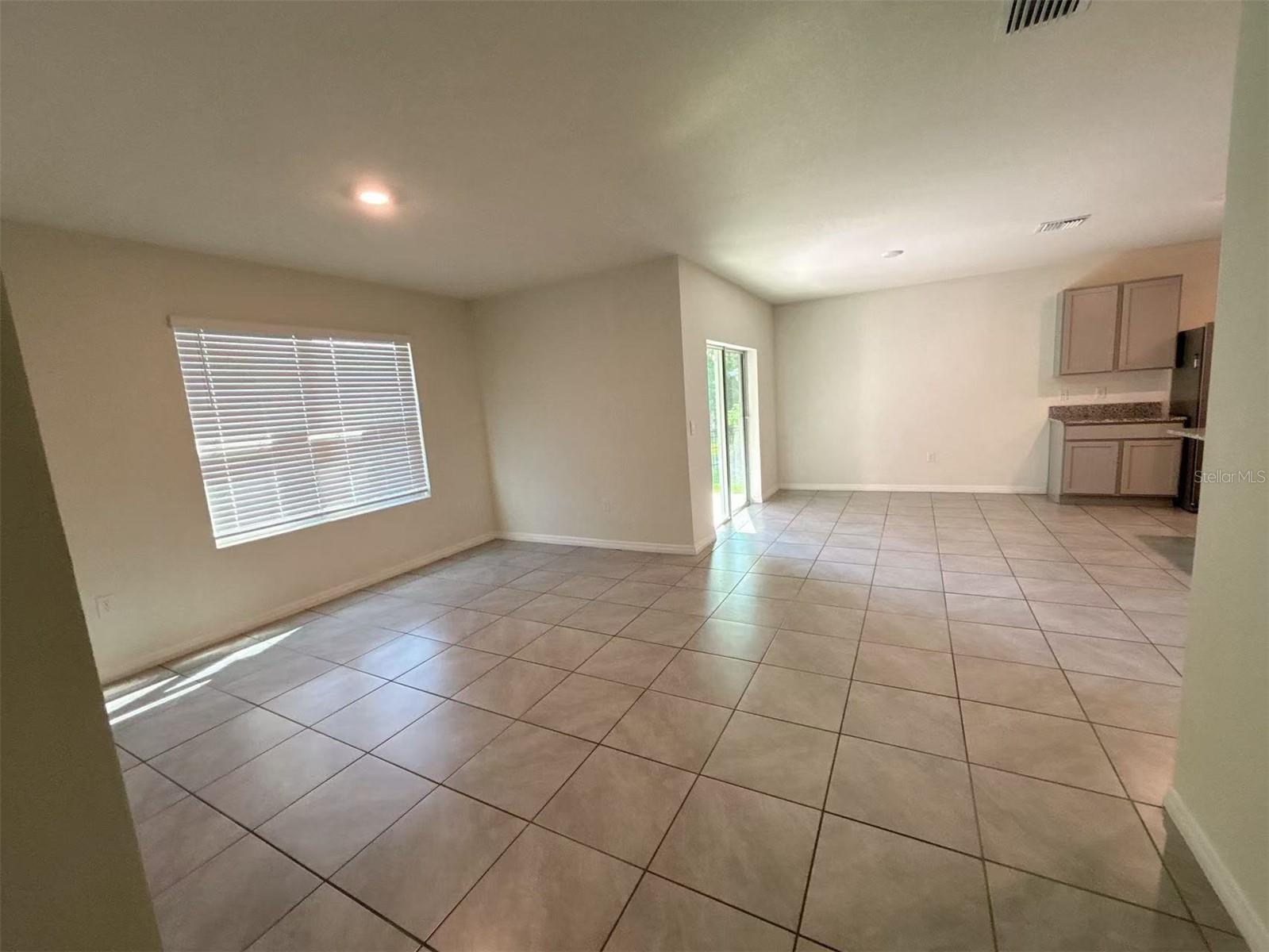 LAKE DIAMOND NORTH - Residential Lease