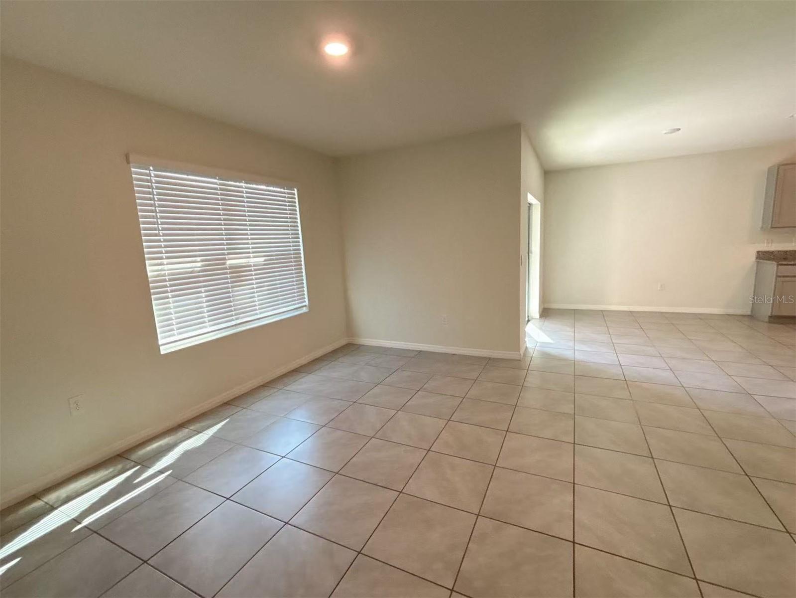LAKE DIAMOND NORTH - Residential Lease