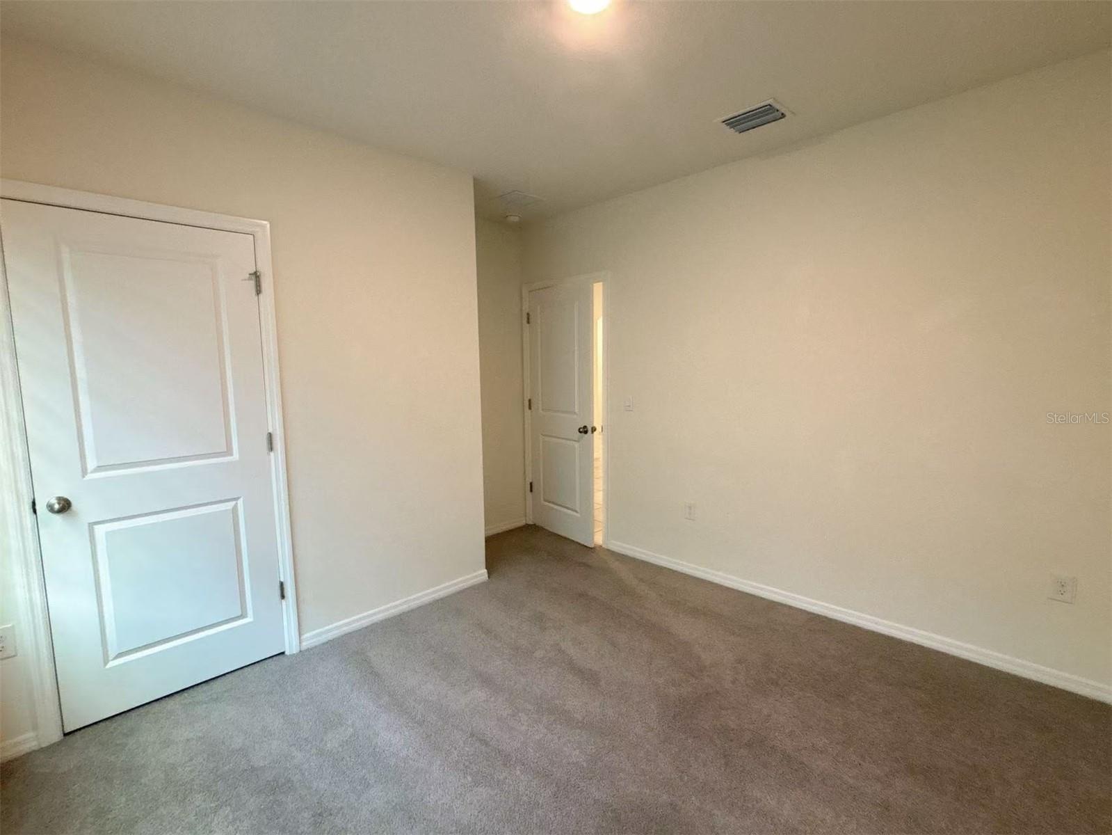 LAKE DIAMOND NORTH - Residential Lease
