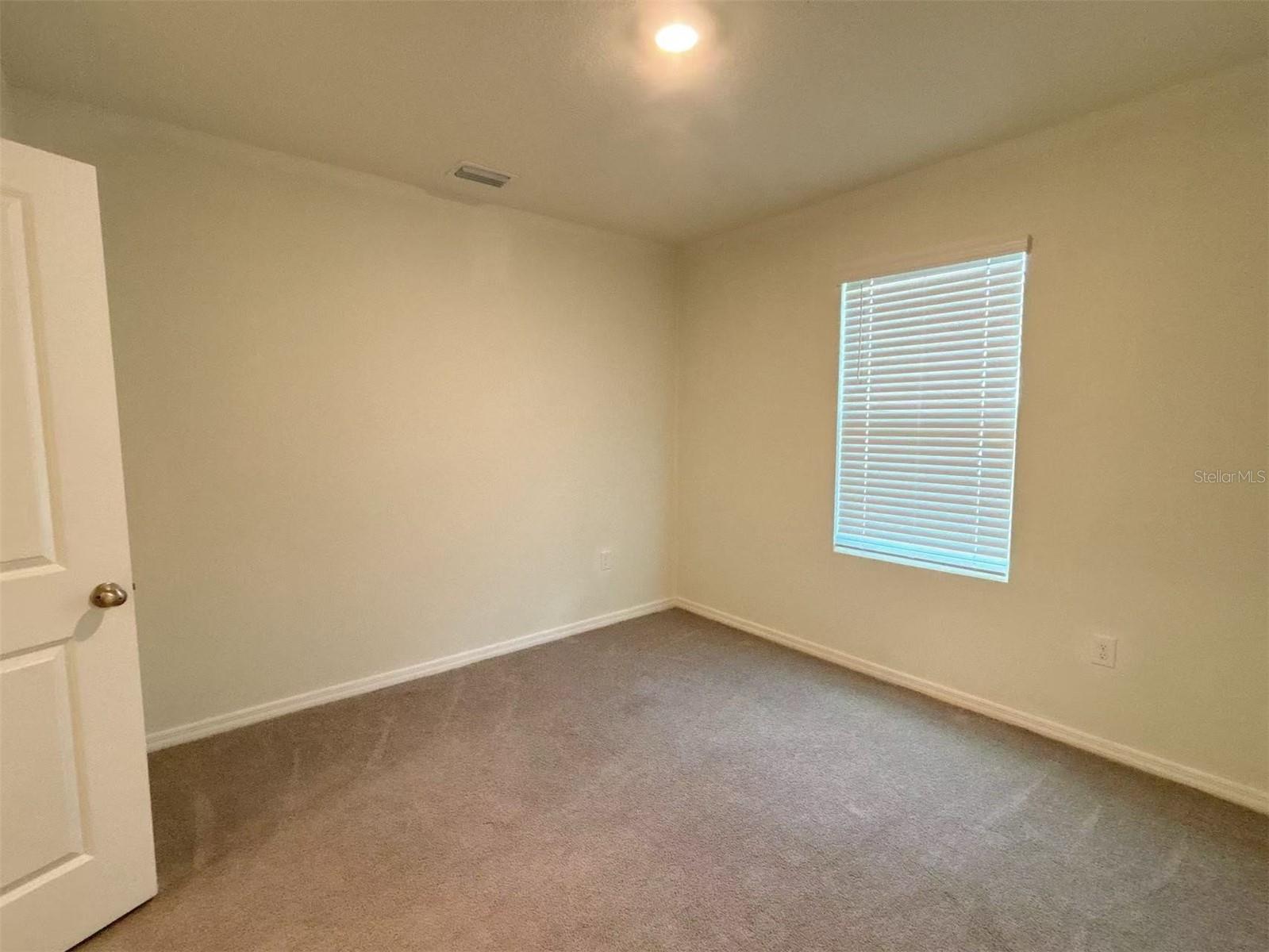 LAKE DIAMOND NORTH - Residential Lease