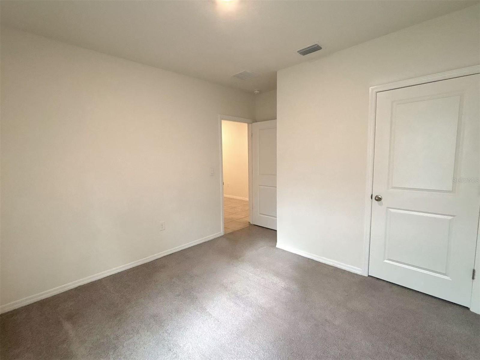 LAKE DIAMOND NORTH - Residential Lease