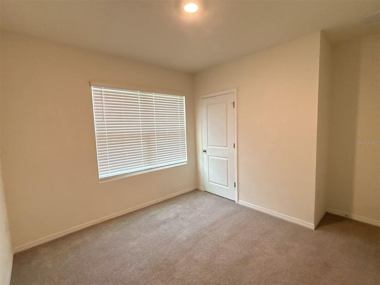 LAKE DIAMOND NORTH - Residential Lease