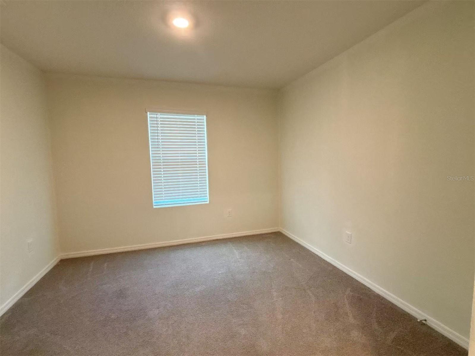 LAKE DIAMOND NORTH - Residential Lease