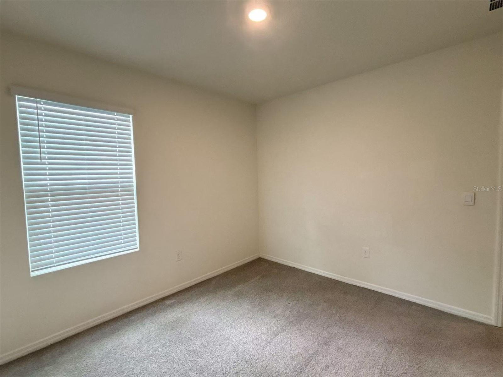 LAKE DIAMOND NORTH - Residential Lease