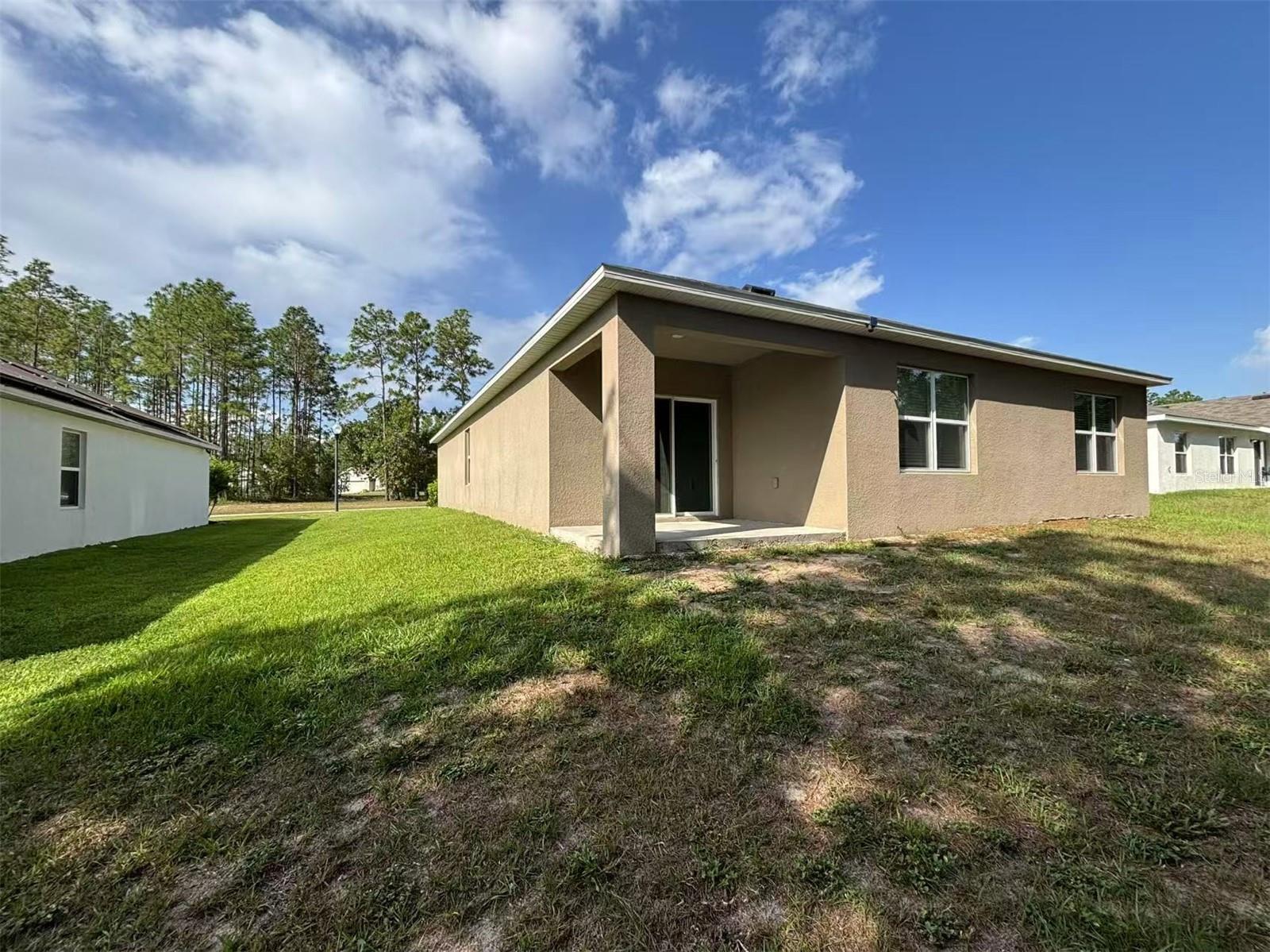 LAKE DIAMOND NORTH - Residential Lease