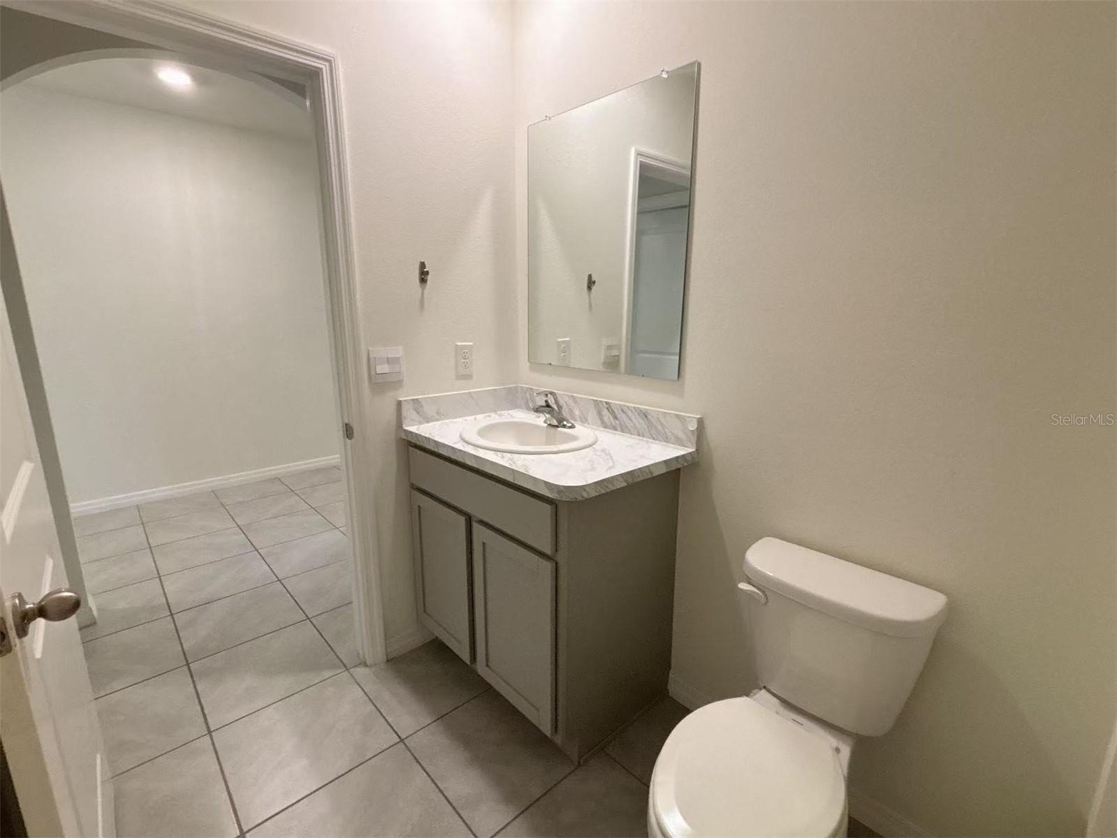 LAKE DIAMOND NORTH - Residential Lease