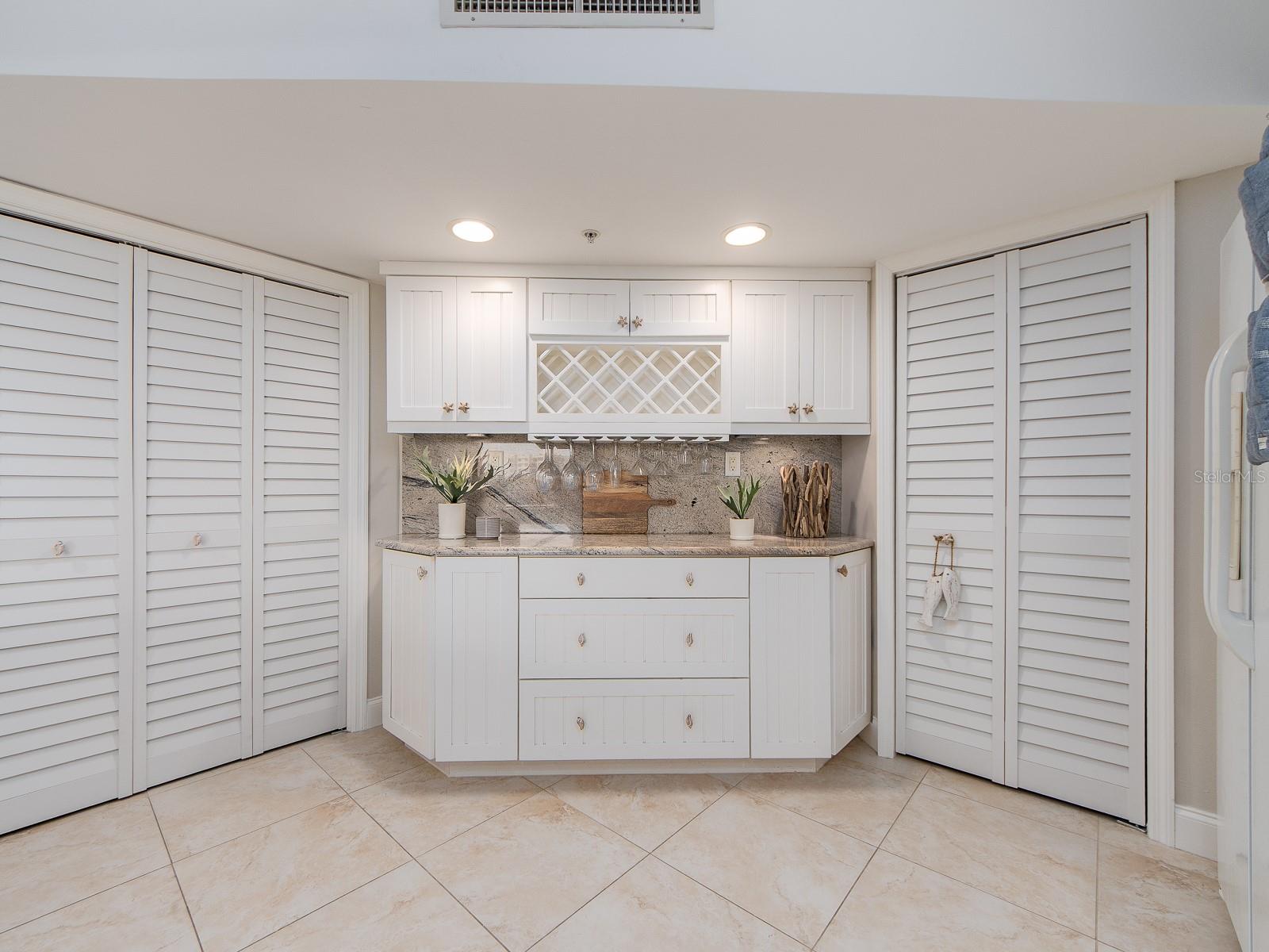 ISLAND WALK CONDO - Residential