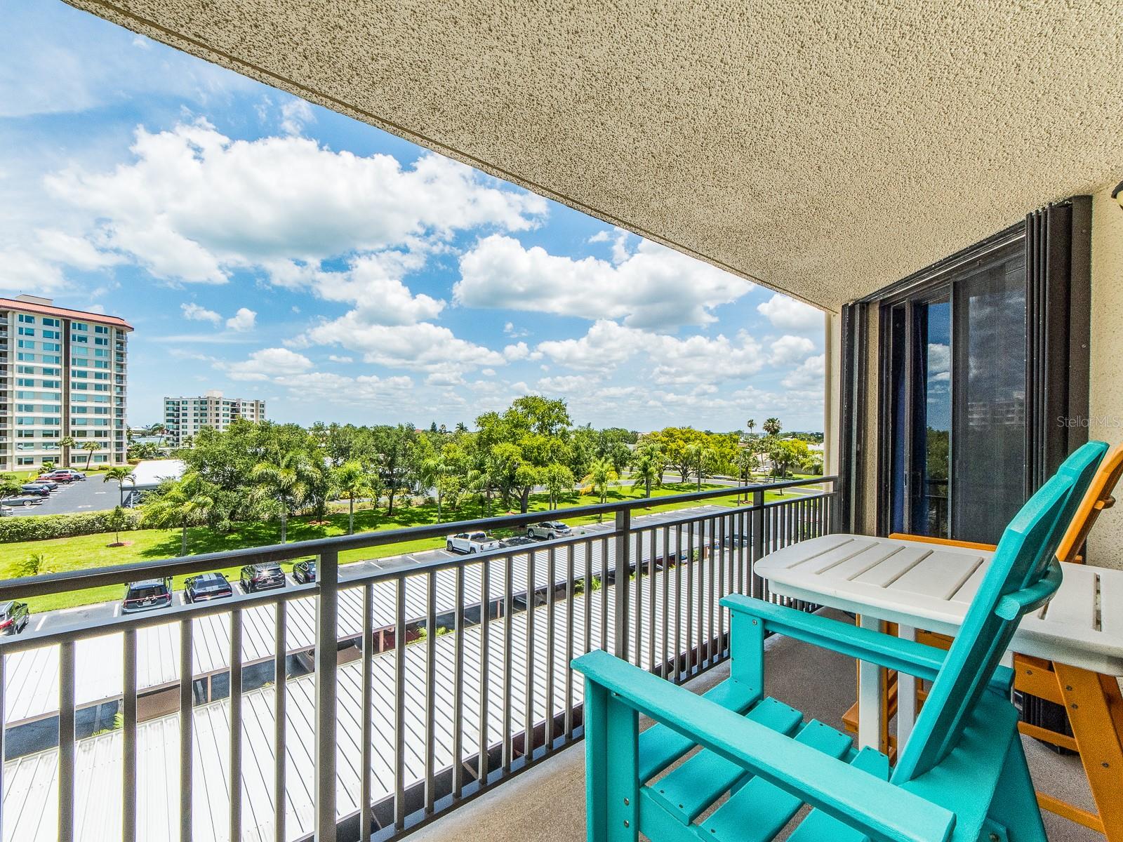 ISLAND WALK CONDO - Residential