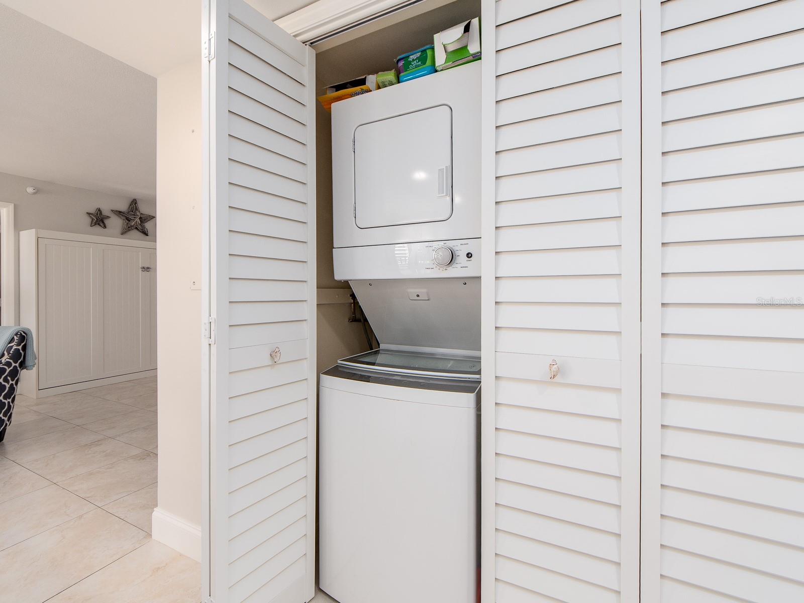 ISLAND WALK CONDO - Residential