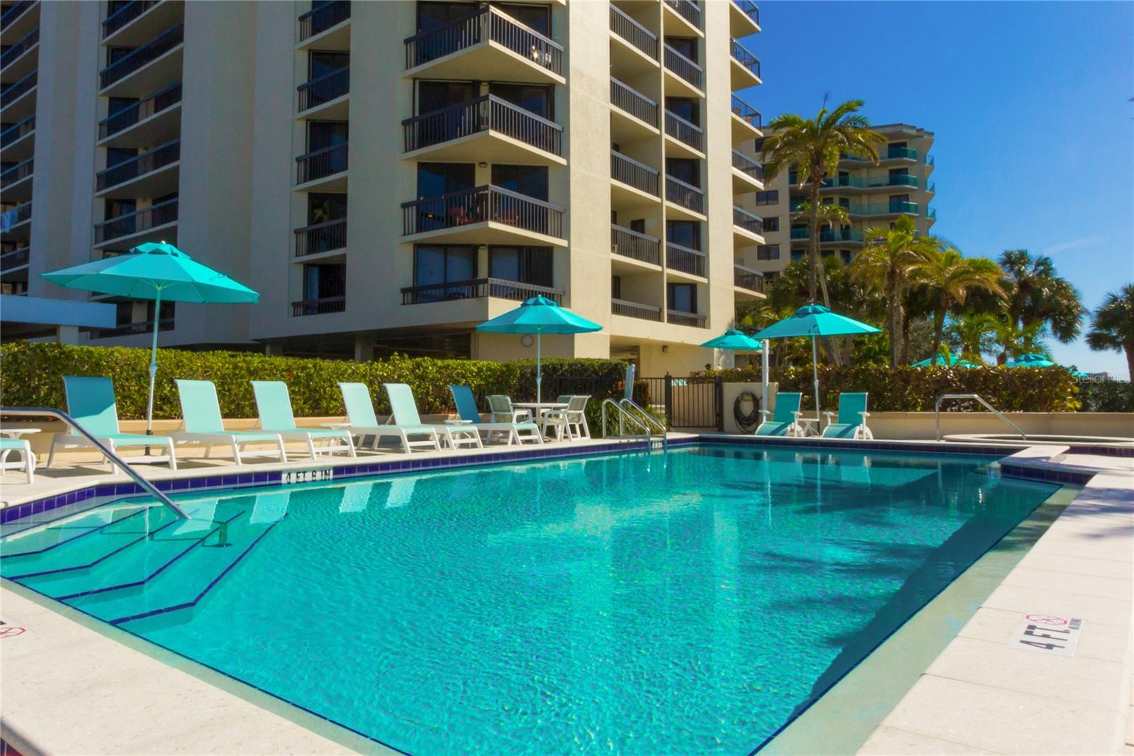 ISLAND WALK CONDO - Residential