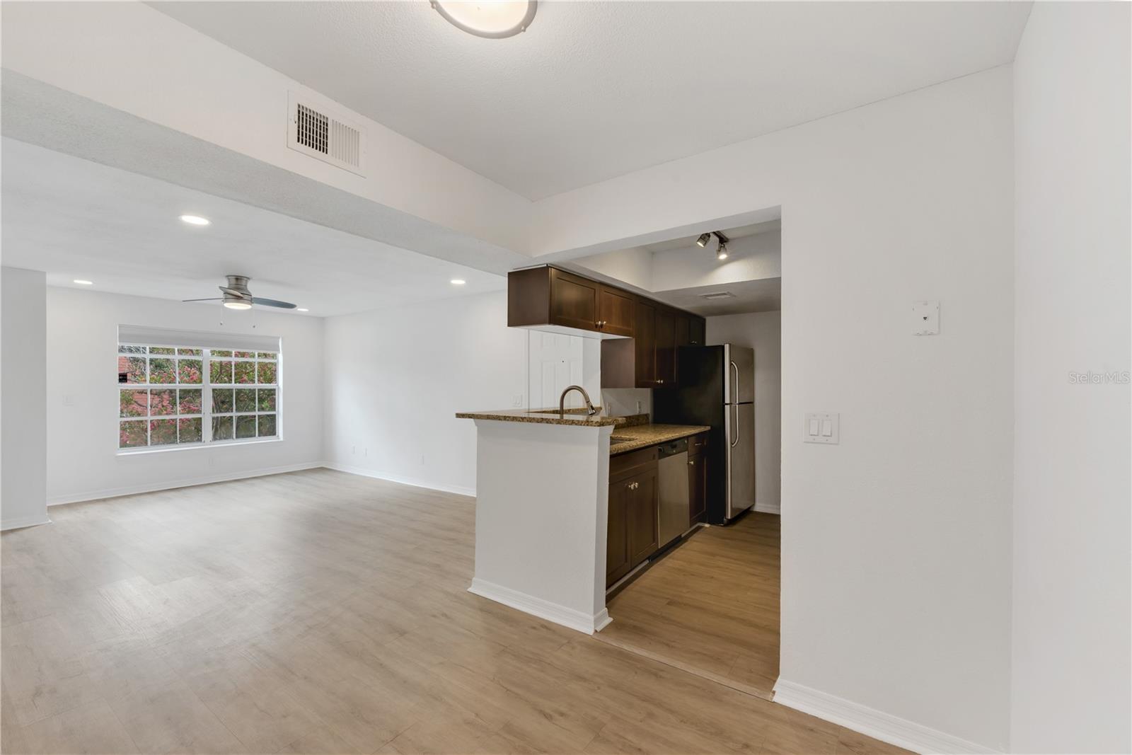 VANTAGE POINT CONDO - Residential