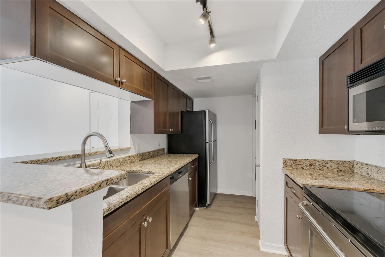 VANTAGE POINT CONDO - Residential