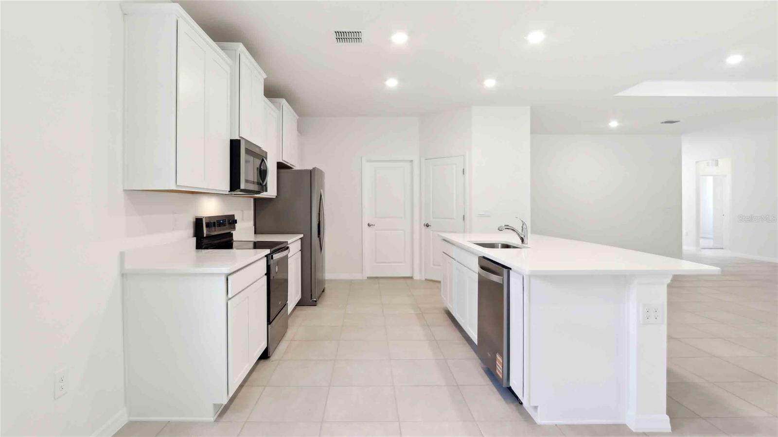 TWISTED OAKS - Residential