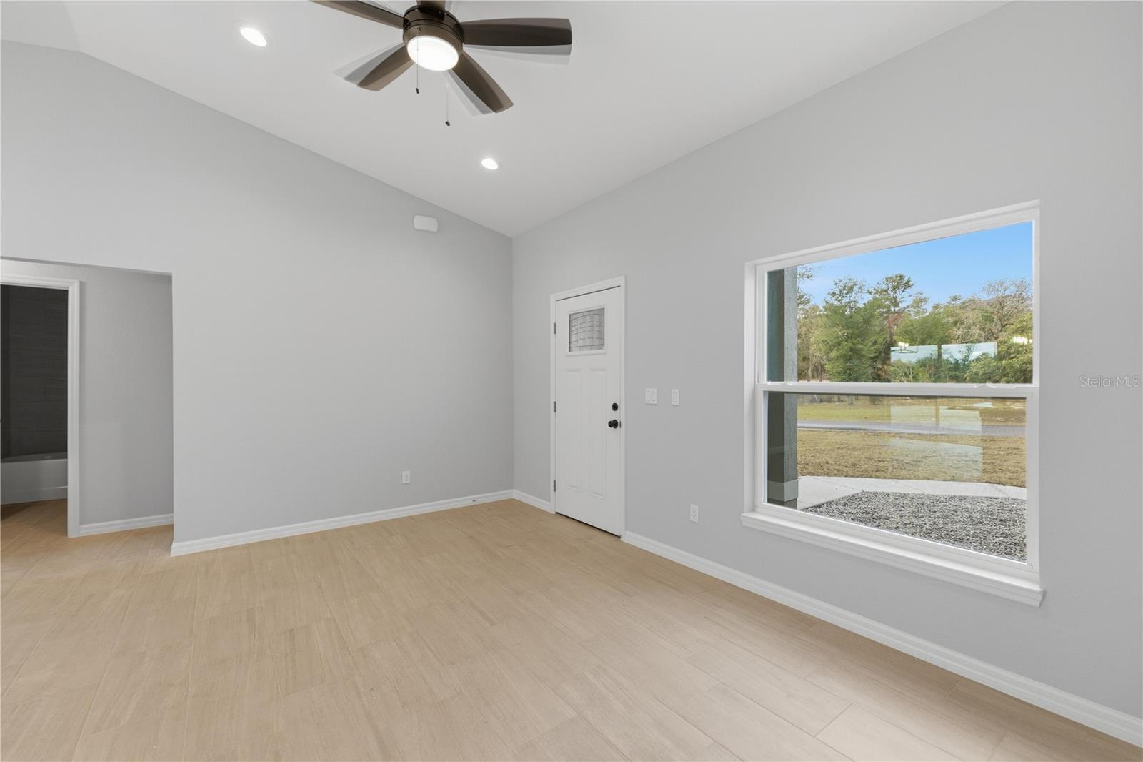 SILVER SPRINGS SHORES - Residential
