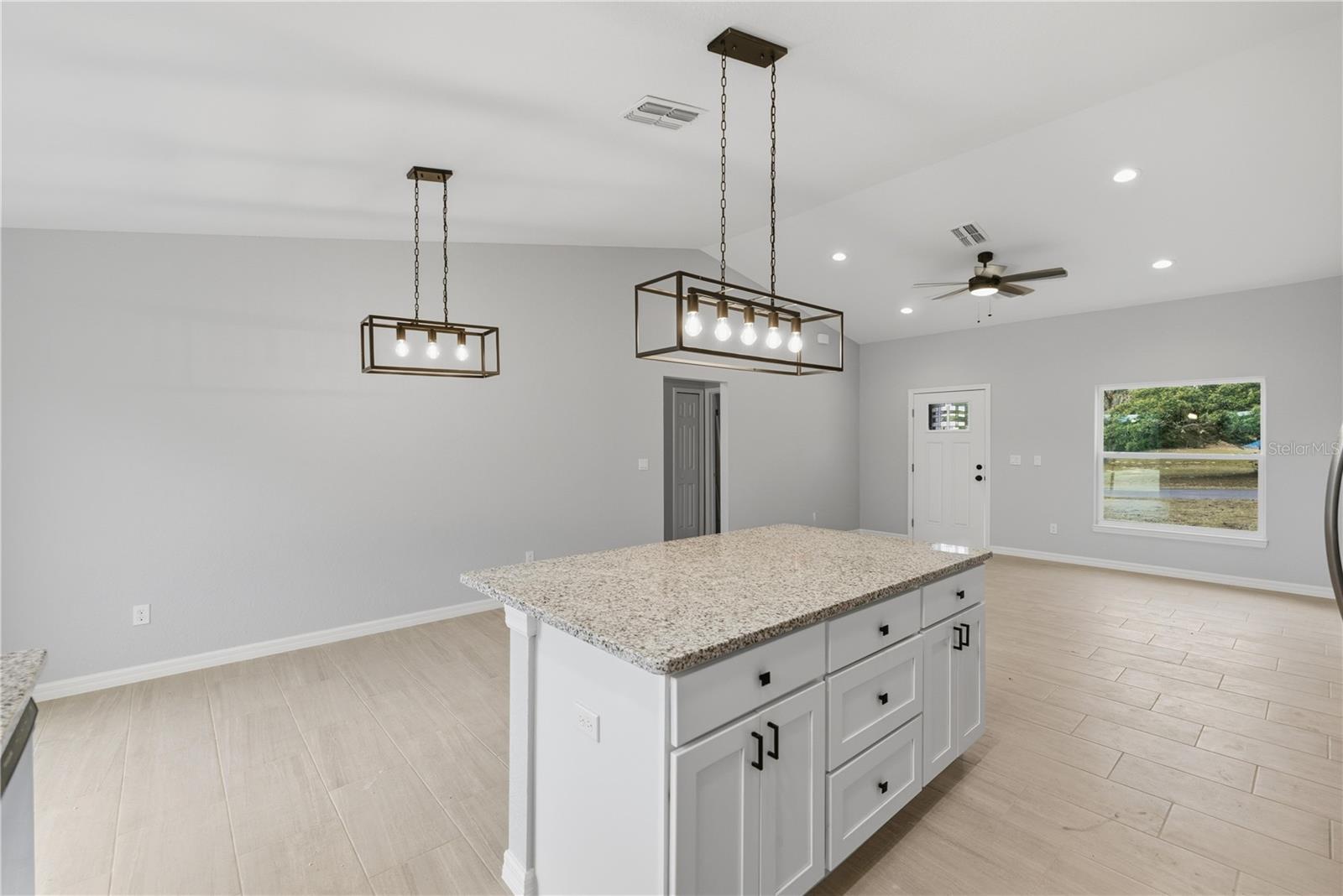 SILVER SPRINGS SHORES - Residential