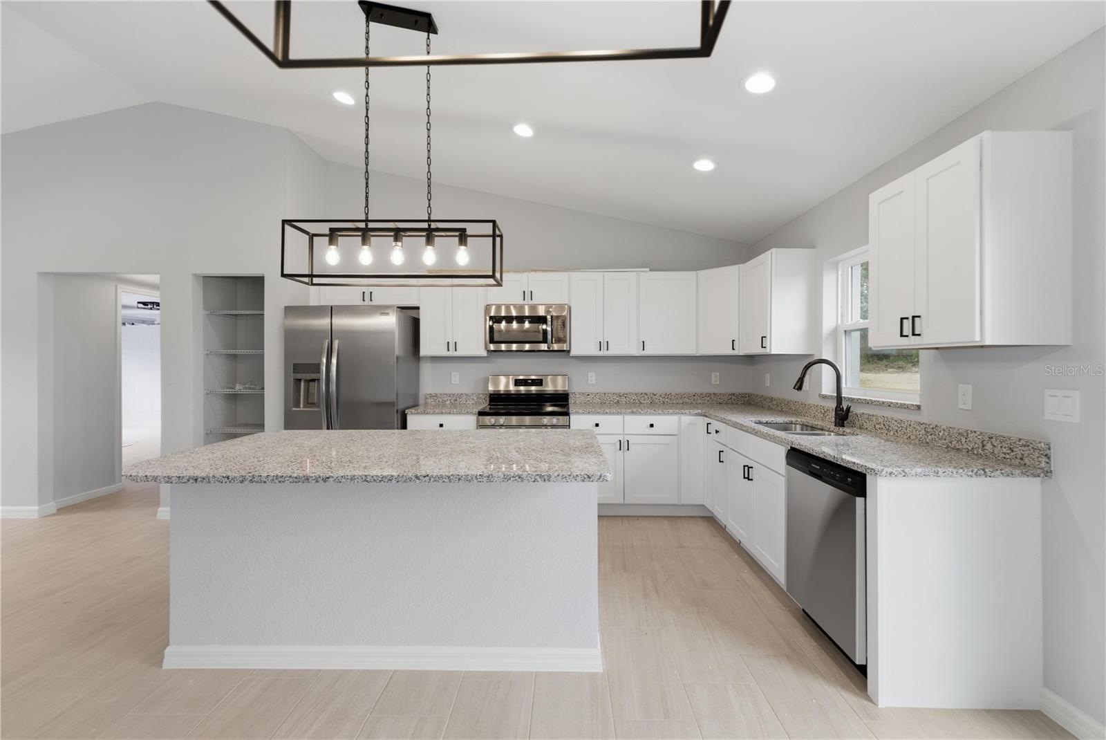 SILVER SPRINGS SHORES - Residential