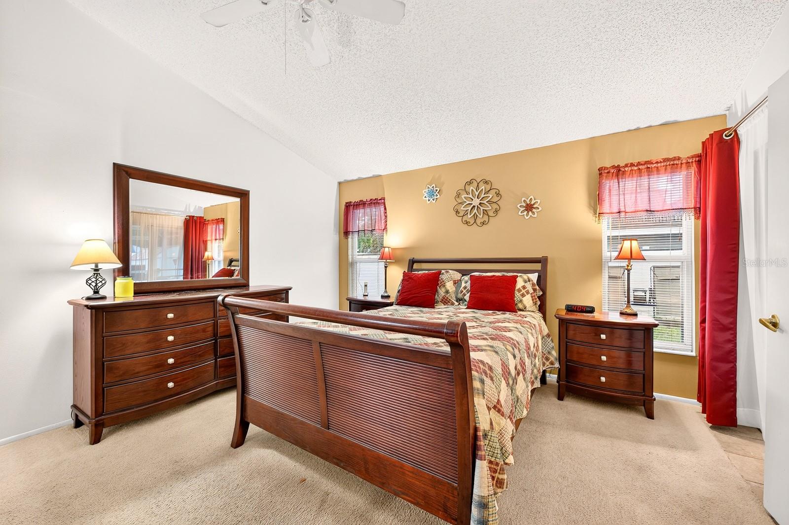 WOODFIELD OAKS - Residential