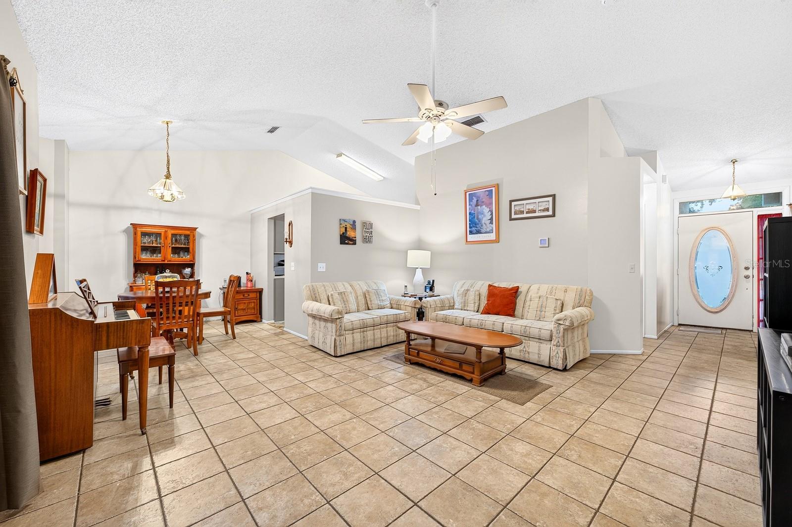 WOODFIELD OAKS - Residential