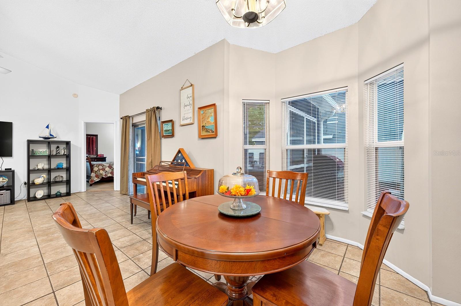 WOODFIELD OAKS - Residential