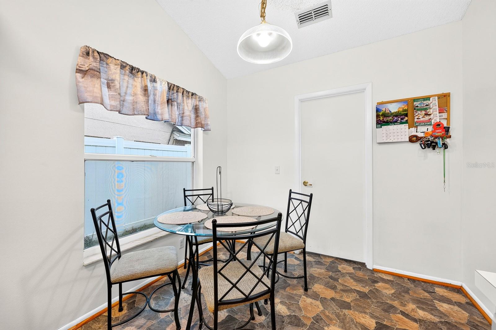 WOODFIELD OAKS - Residential