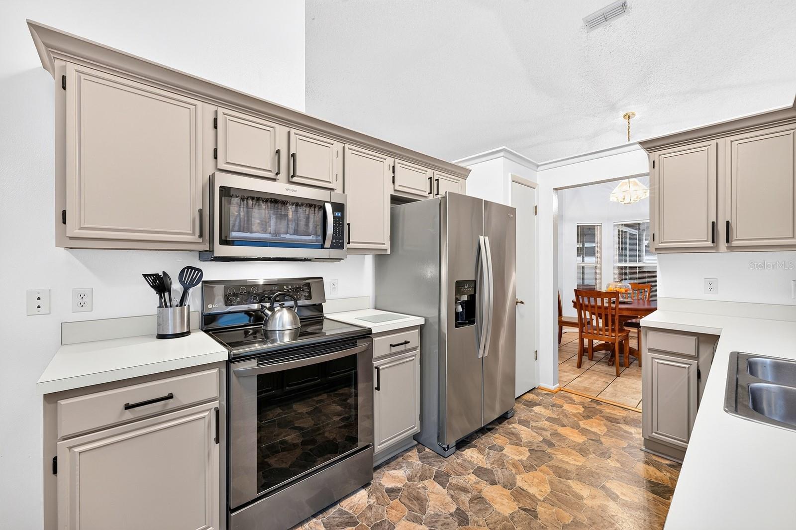 WOODFIELD OAKS - Residential