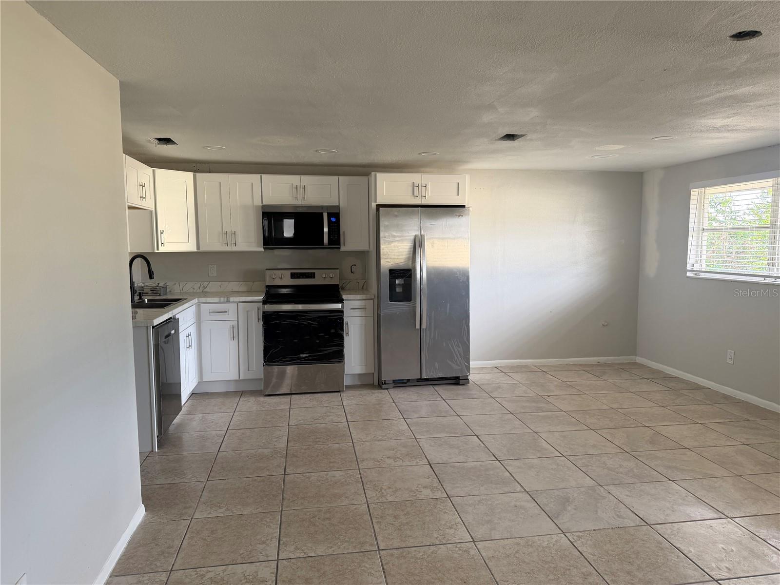 WATERS AVE ESTATES - Residential Lease