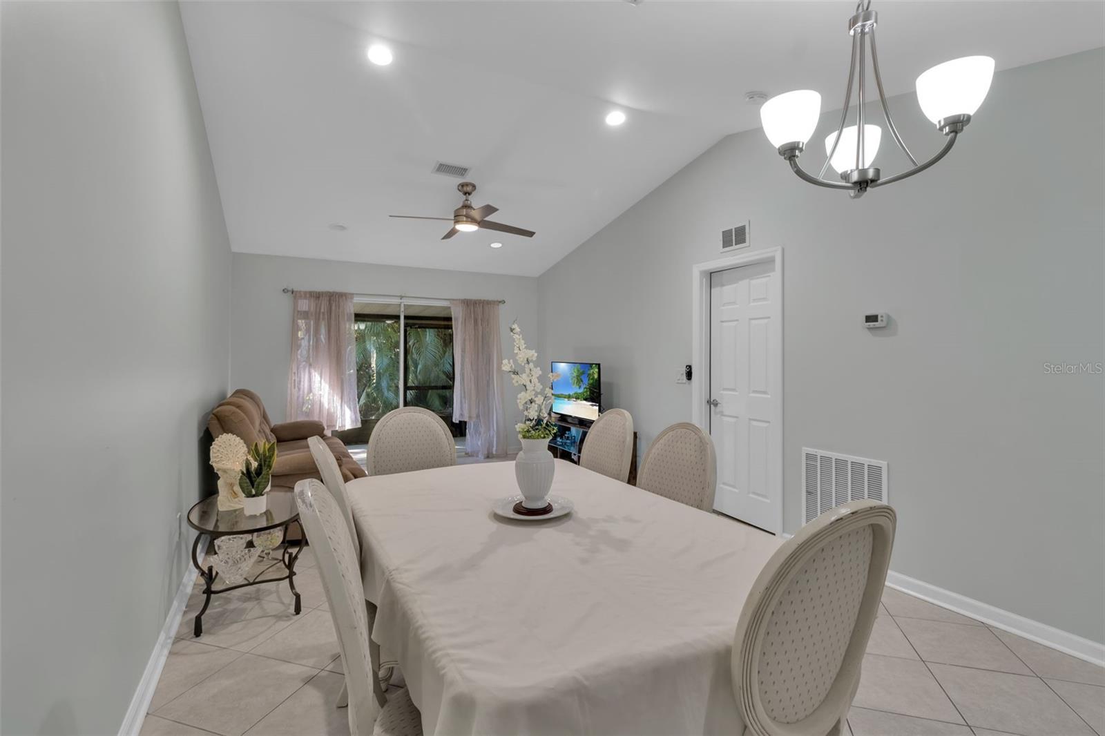 ROYAL PALM VILLAS - Residential