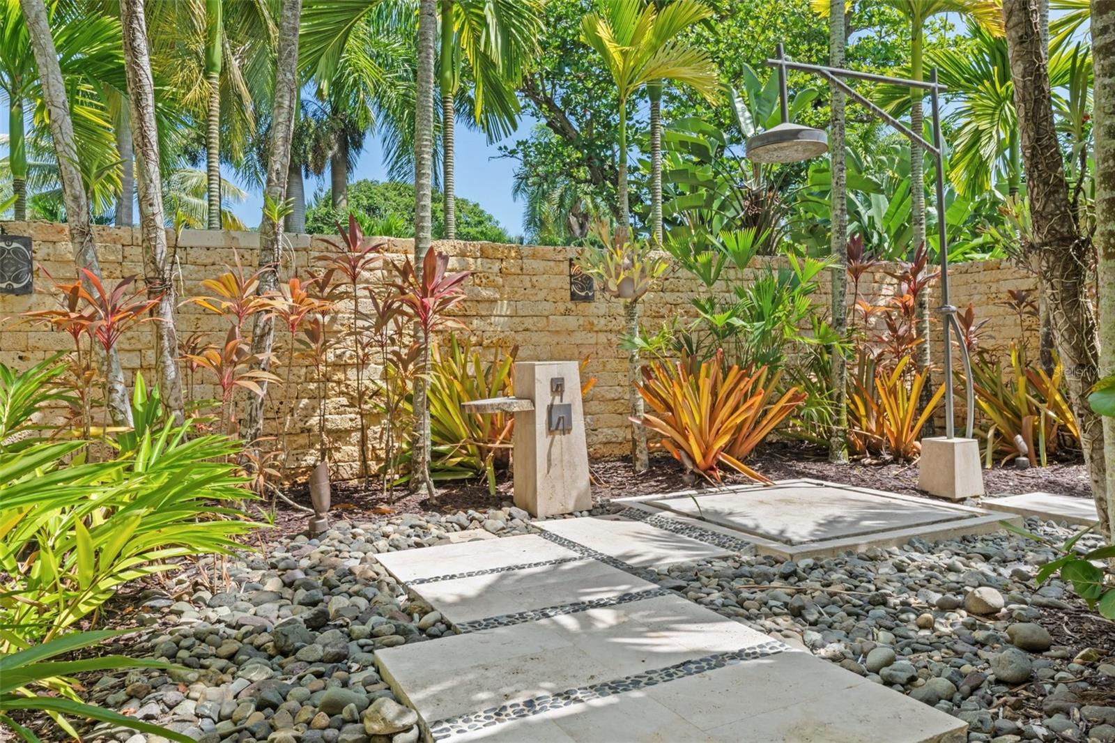 EAST BEACH - Residential