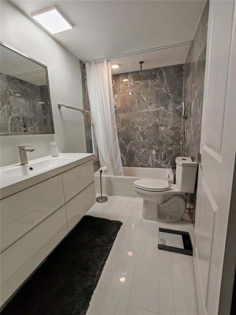 JASMINE LAKES - Residential