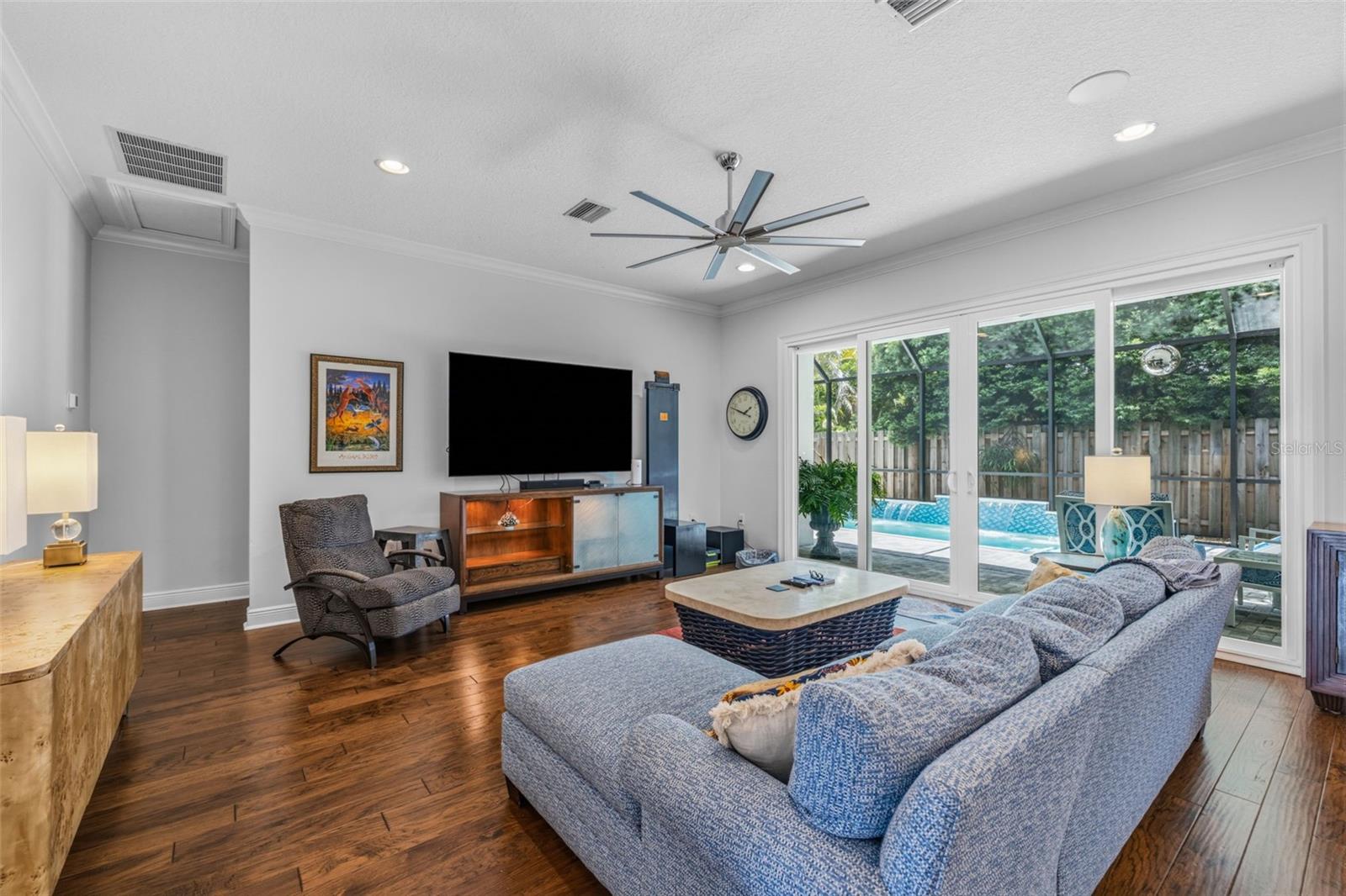 FOREST HILLS - Residential