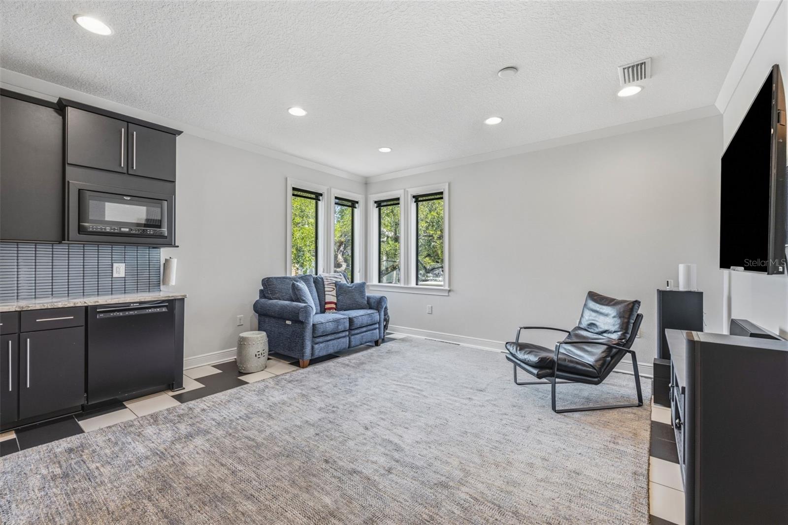 FOREST HILLS - Residential