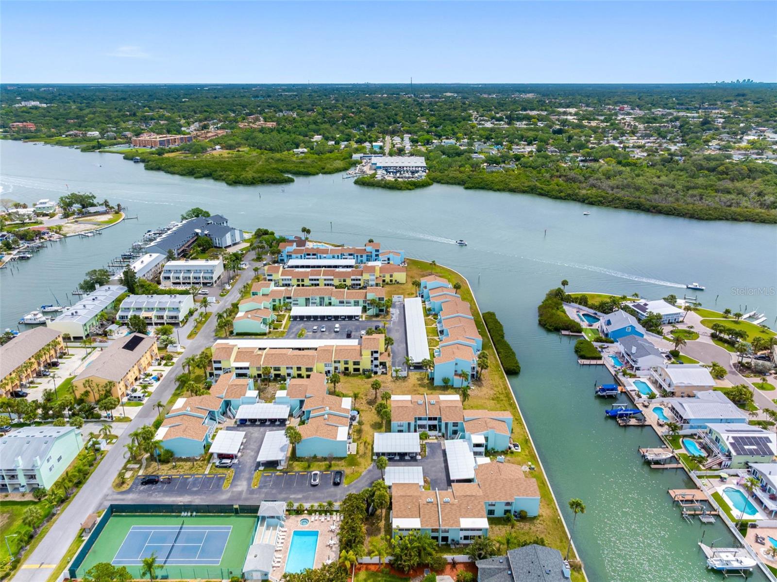 WINDRUSH COVE PH 1 CONDO - Residential