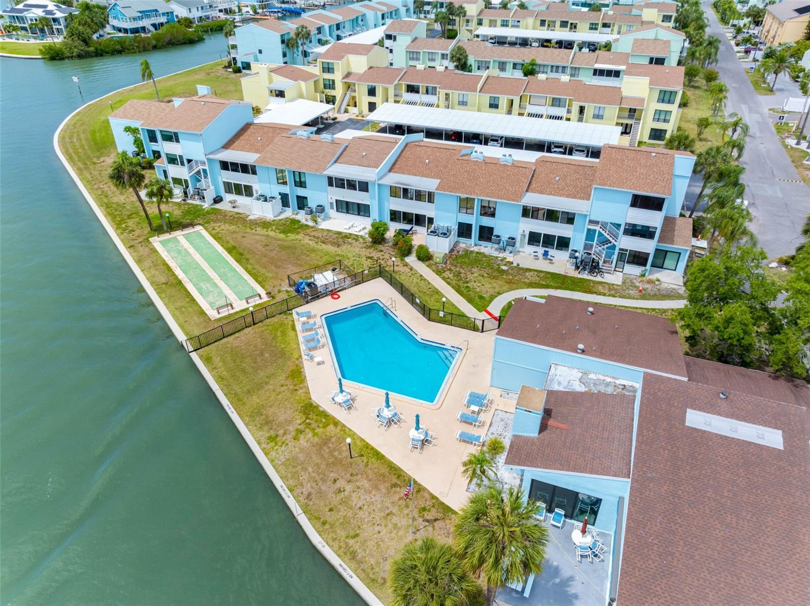 WINDRUSH COVE PH 1 CONDO - Residential