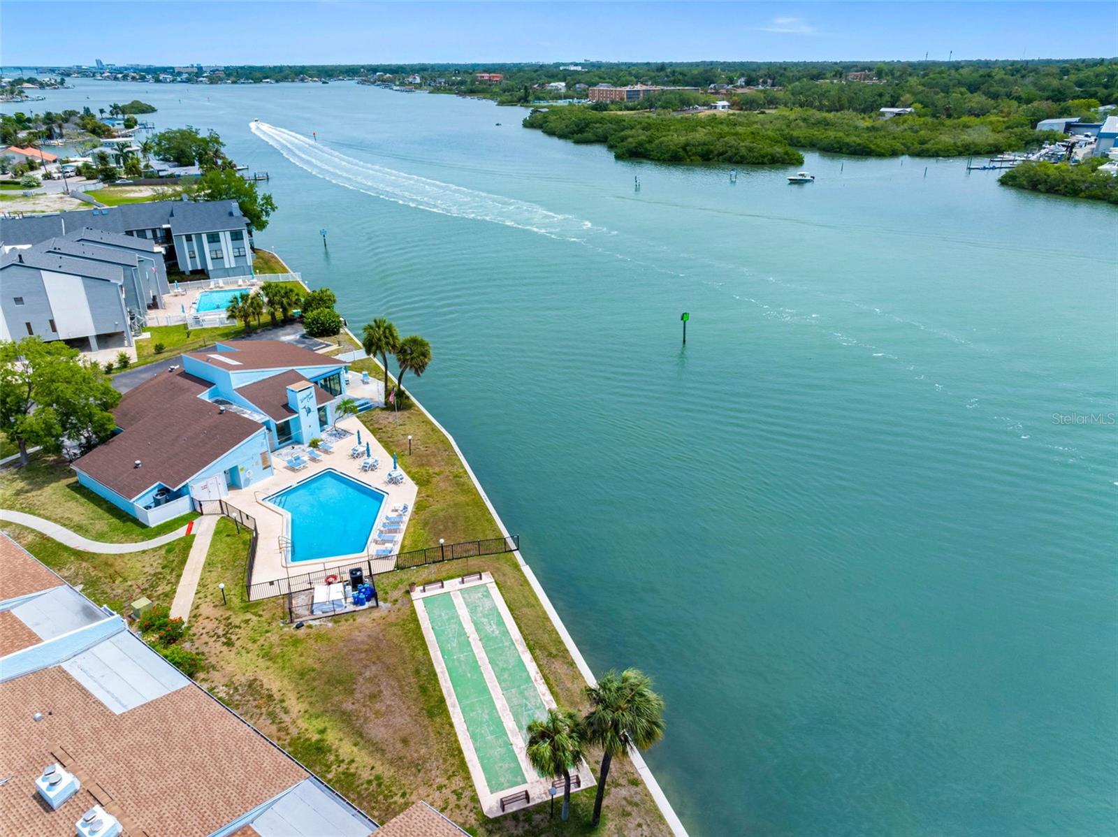 WINDRUSH COVE PH 1 CONDO - Residential