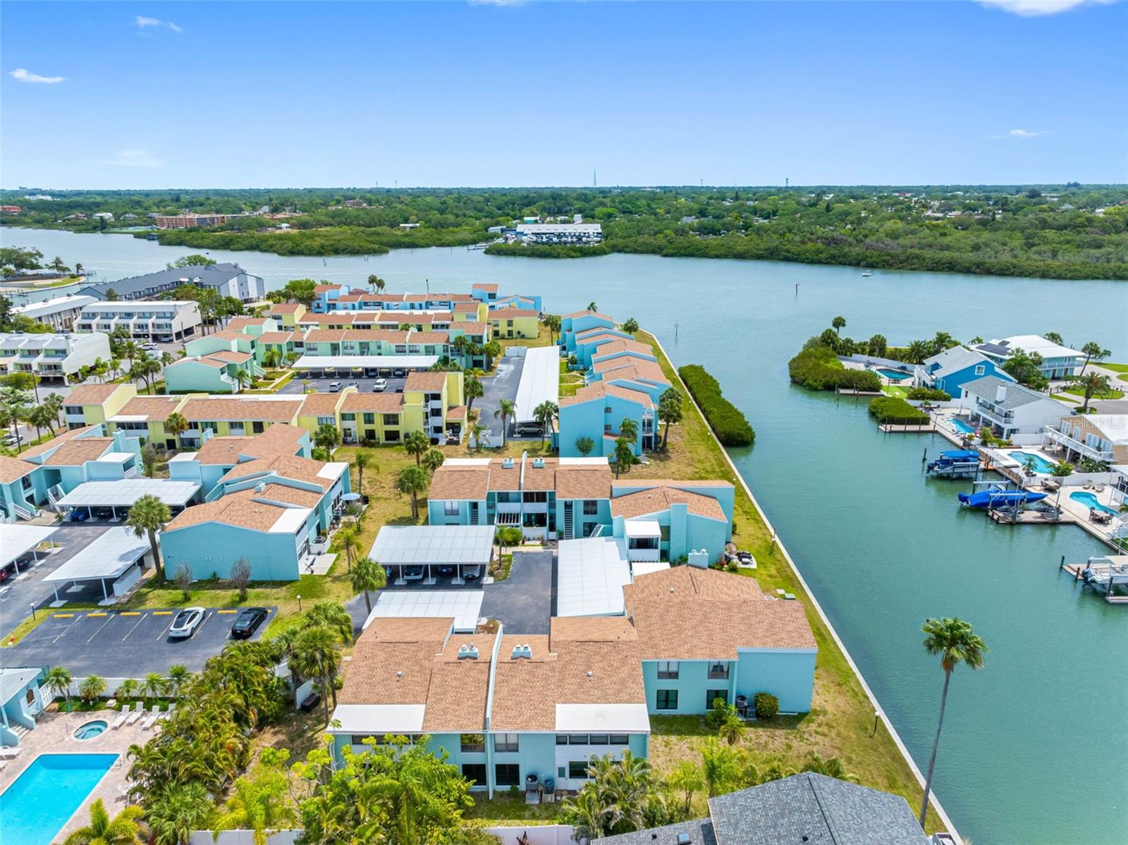 WINDRUSH COVE PH 1 CONDO - Residential