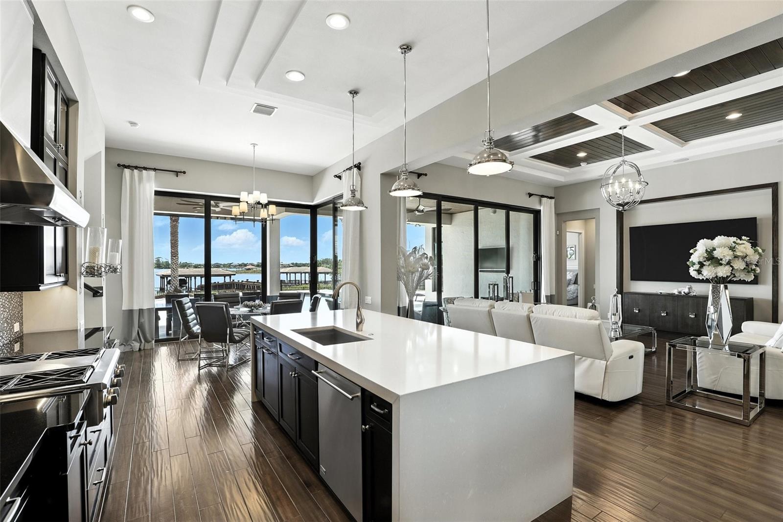 CASA DEL LAGO REP - Residential