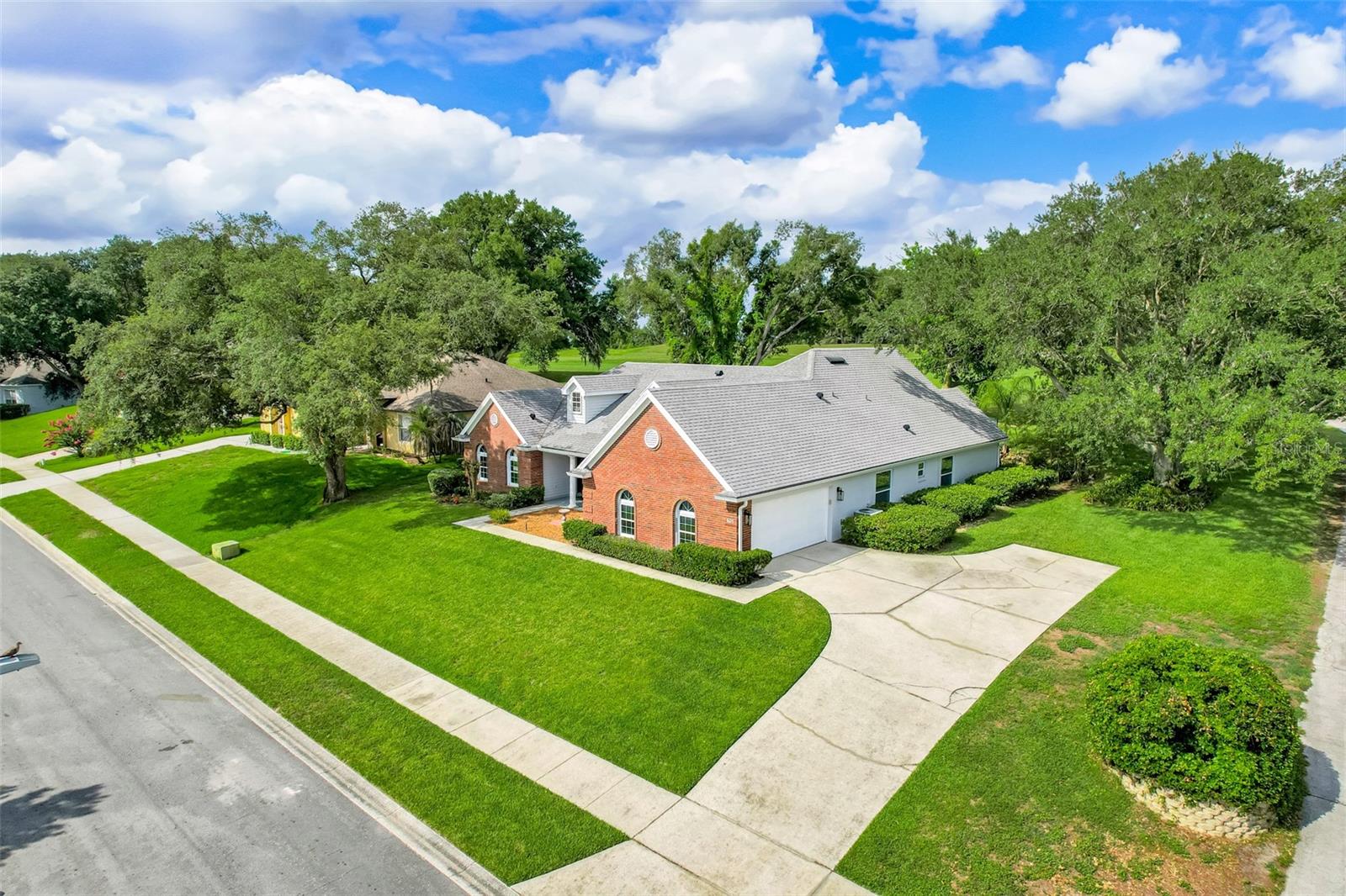 VILLAGE GREEN - Residential
