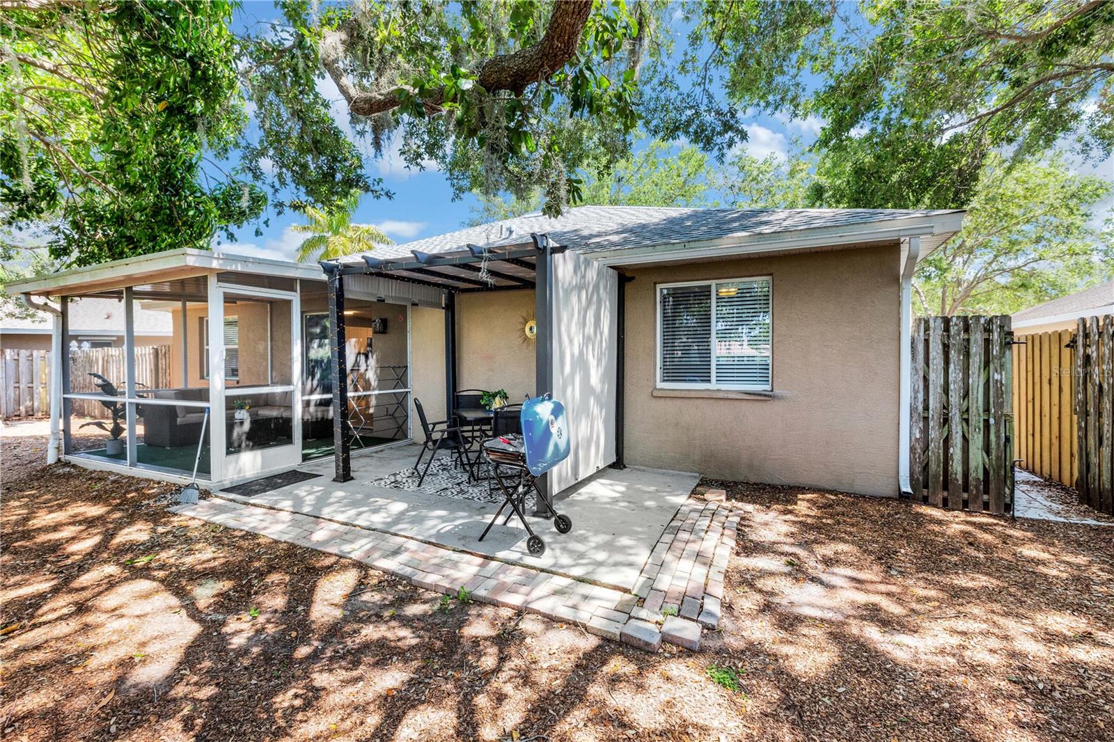 KENSINGTON OAKS - Residential