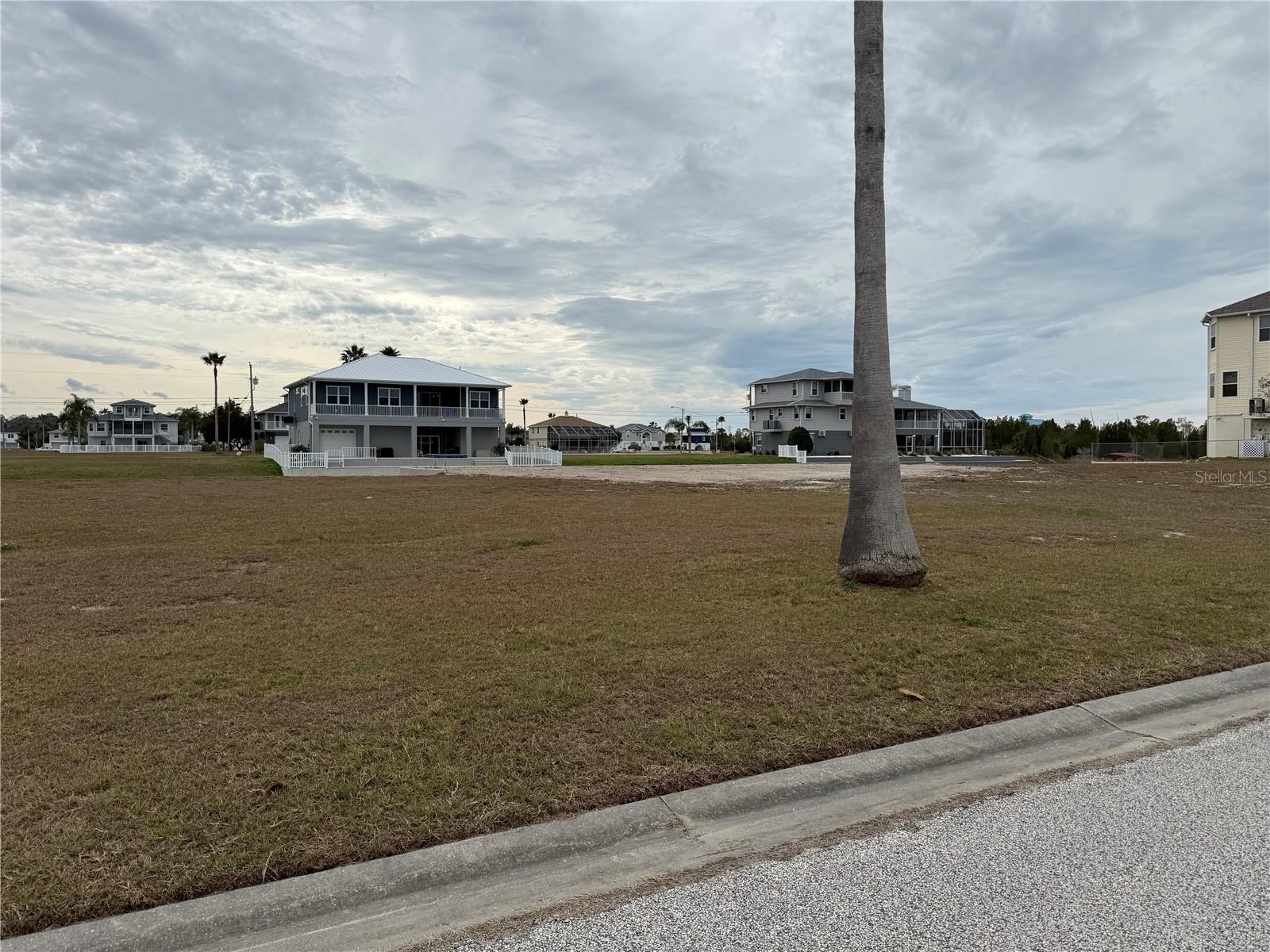HERNANDO BEACH - Land