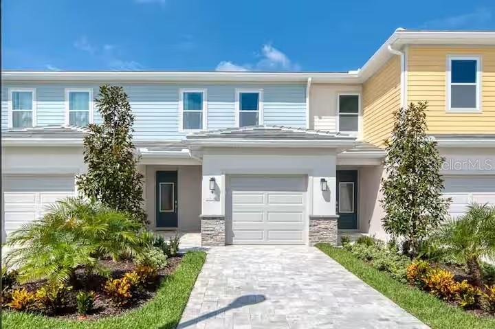 REUNION FAIRWAYS - Residential