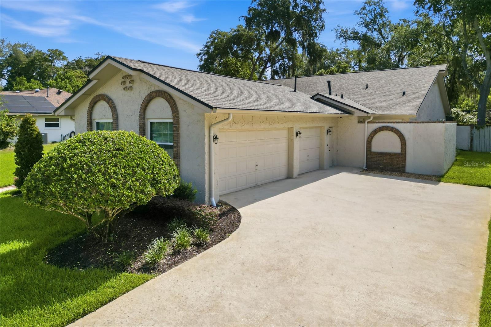 CREEKS BEND - Residential