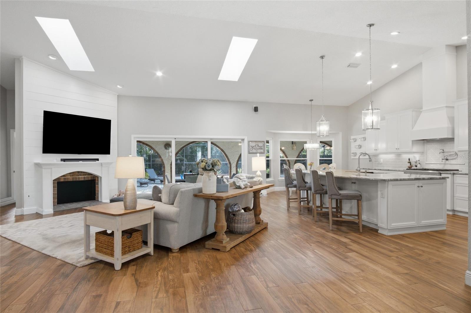 CREEKS BEND - Residential
