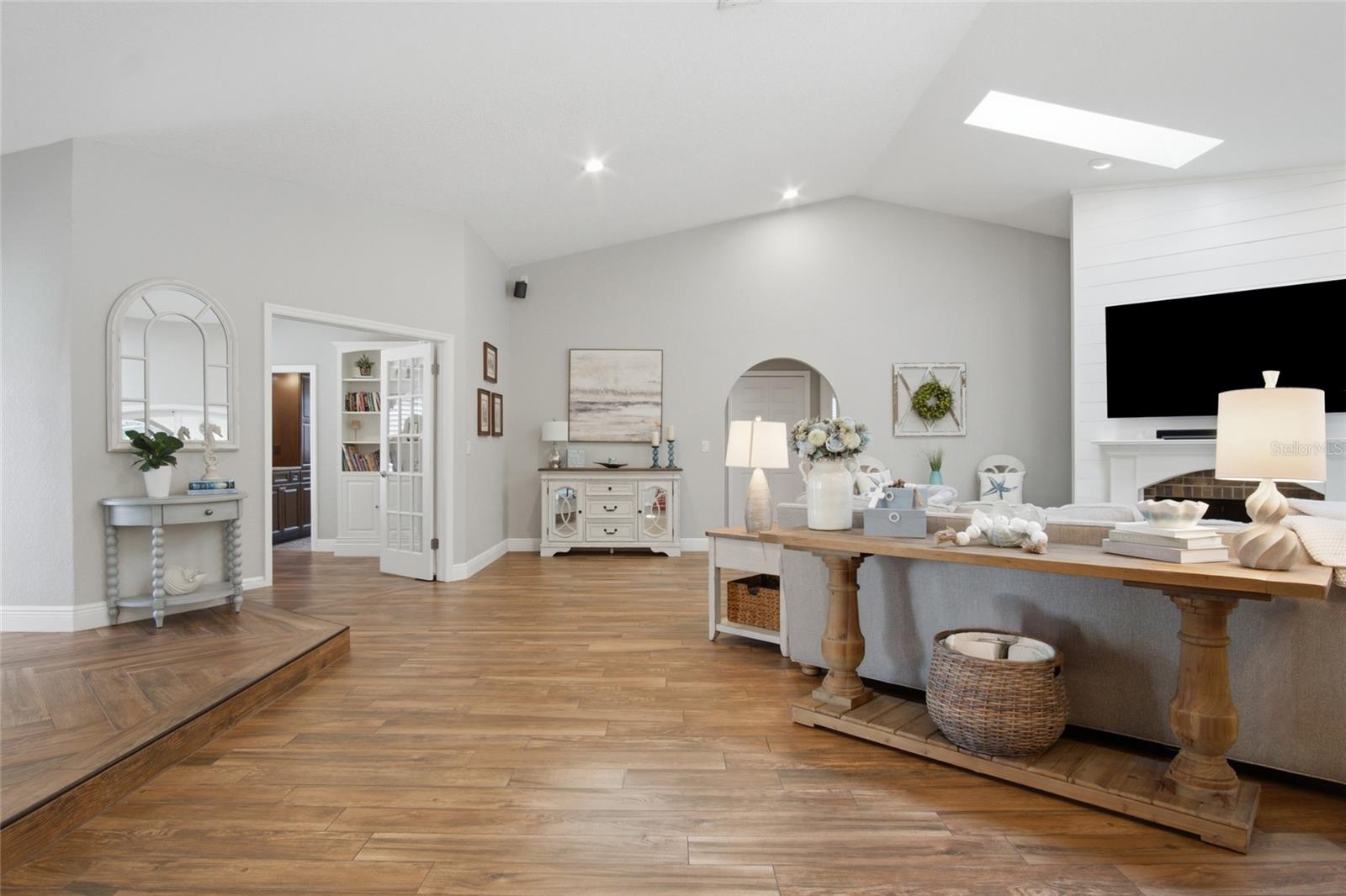 CREEKS BEND - Residential